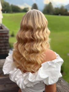 Hollywood Glam Waves Brautstyling Wien – glamouröse Wellenfrisur